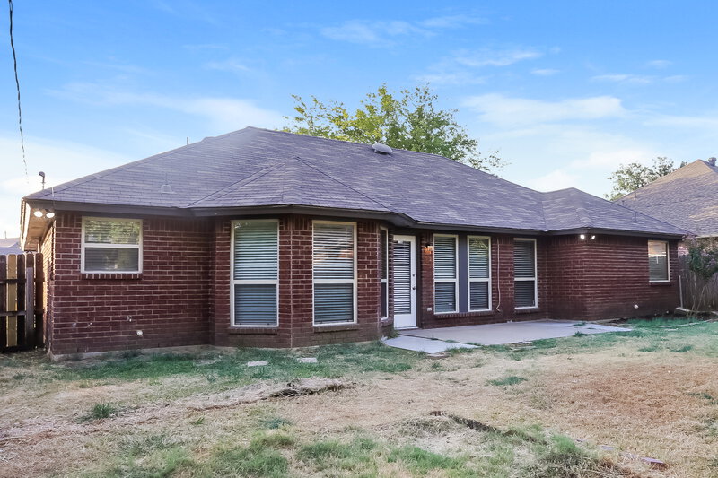 2,170/Mo, 6502 Running Creek Dr Arlington, TX 76001 Rear View