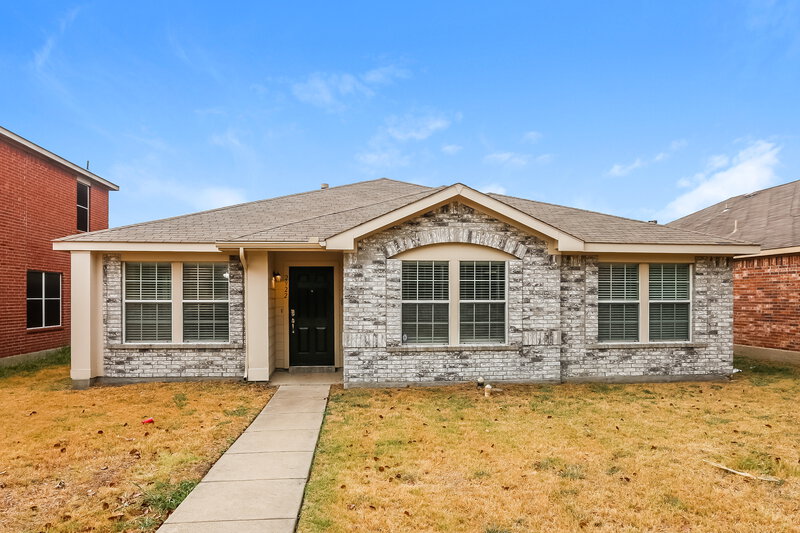 2,400/Mo, 2922 Midbury Dr Lancaster, TX 75134 External View