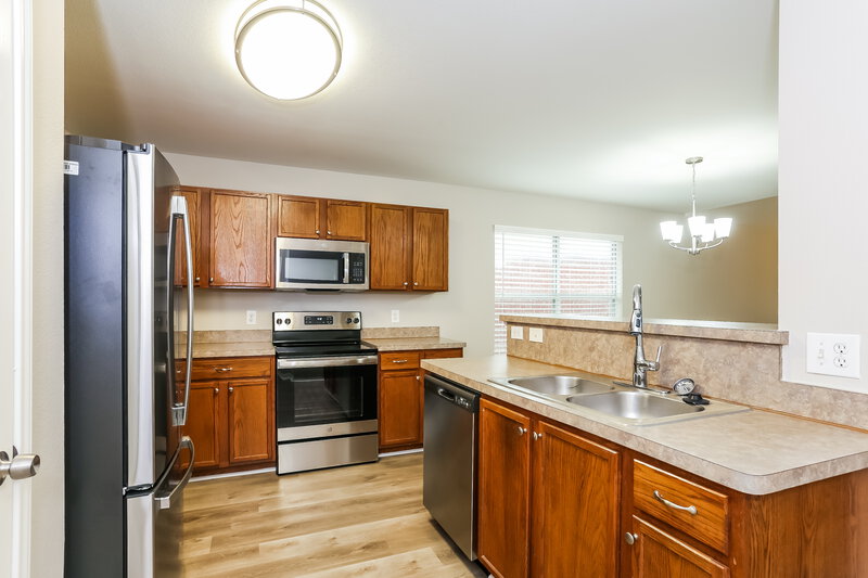 2,400/Mo, 2922 Midbury Dr Lancaster, TX 75134 Kitchen View