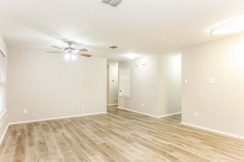 2,400/Mo, 2922 Midbury Dr Lancaster, TX 75134 Den View