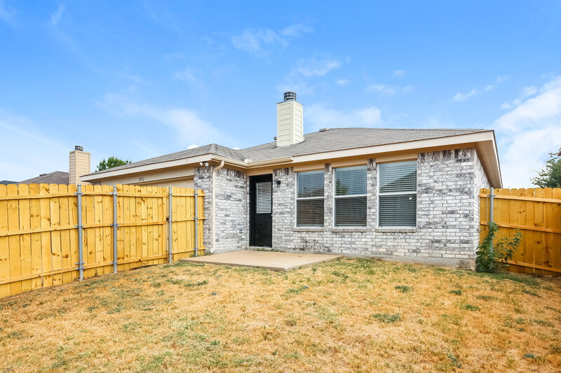 2,400/Mo, 2922 Midbury Dr Lancaster, TX 75134 Rear View
