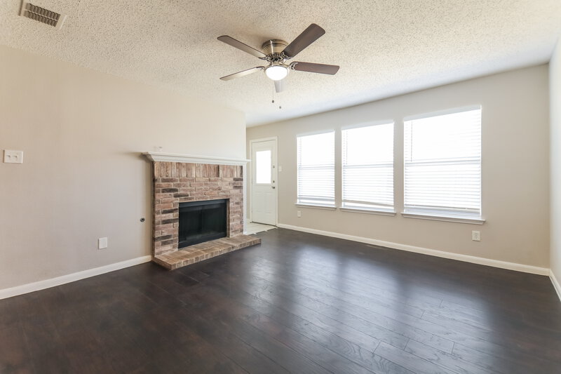 1,905/Mo, 1537 Warrington Way Forney, TX 75126 Living Room View 2