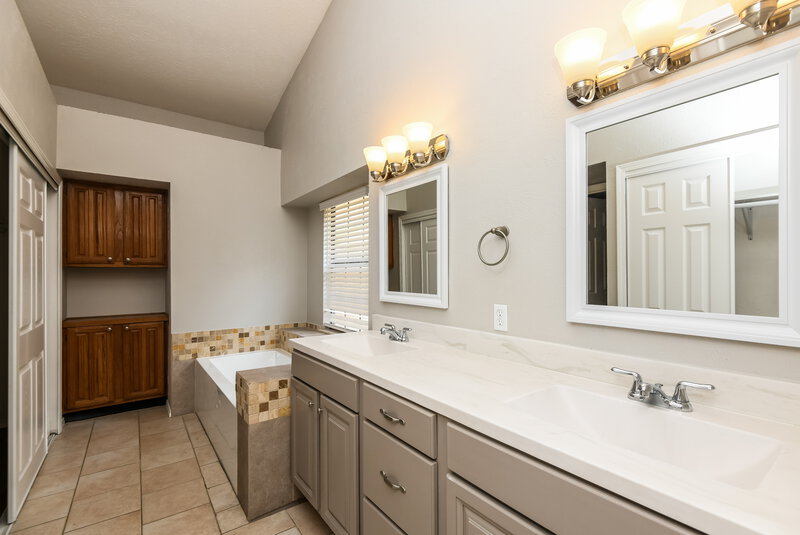 2,200/Mo, 3724 Whitefern Dr Fort Worth, TX 76137 Dining Room View