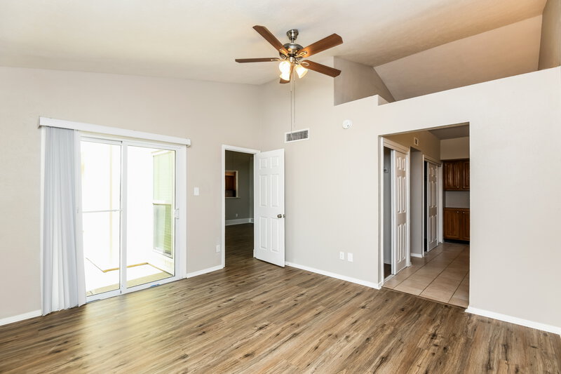 2,200/Mo, 3724 Whitefern Dr Fort Worth, TX 76137 Sitting Room View