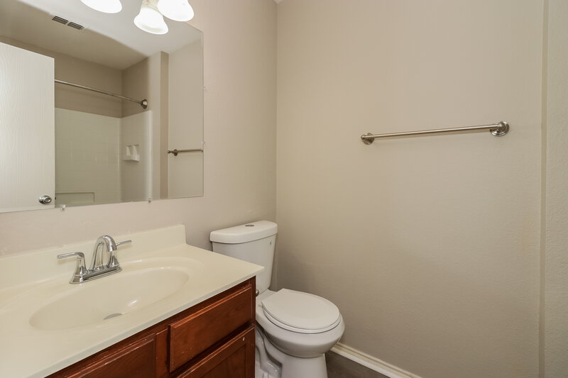 2,345/Mo, 14124 Zavala Trl Haslet, TX 76052 Main Bathroom View