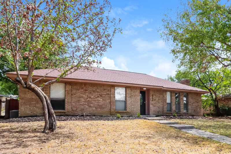 2,425/Mo, 2003 Camellia St Denton, TX 76205 External View