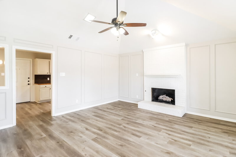 2,425/Mo, 2003 Camellia St Denton, TX 76205 Living Room View