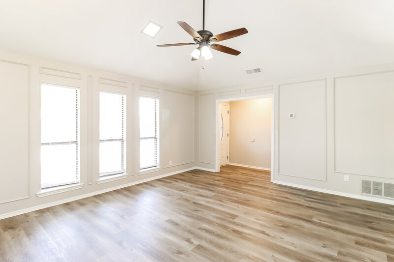 2,425/Mo, 2003 Camellia St Denton, TX 76205 Living Room View 2