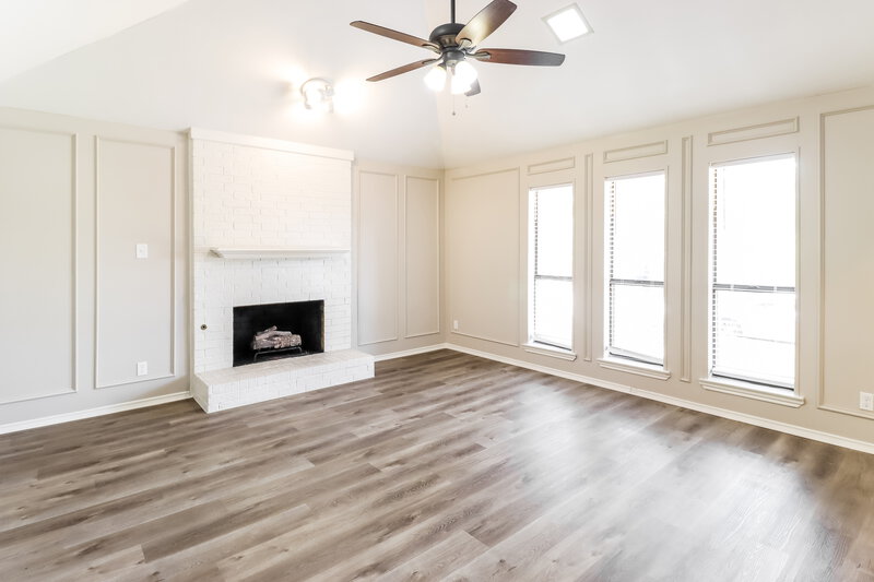 2,425/Mo, 2003 Camellia St Denton, TX 76205 Living Room View 3