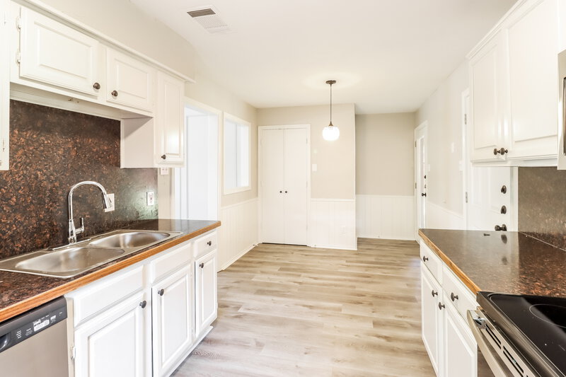 2,425/Mo, 2003 Camellia St Denton, TX 76205 Kitchen View 2
