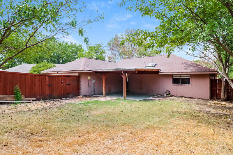 2,425/Mo, 2003 Camellia St Denton, TX 76205 Rear View 2
