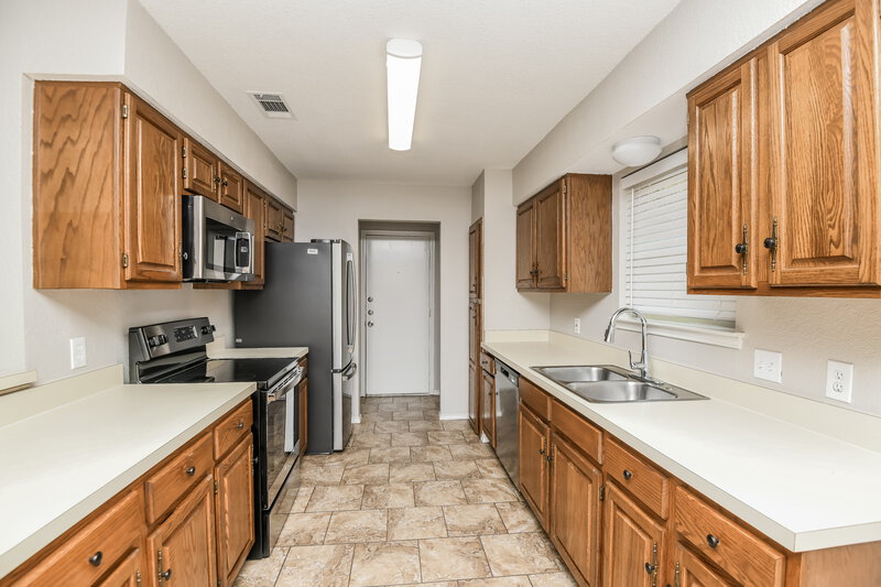 2,365/Mo, 2509 Hallmark St Grand Prairie, TX 75052 Kitchen View 2