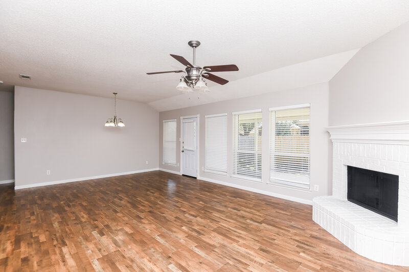 2,405/Mo, 415 Marybeth Dr Burleson, TX 76028 Family Room View