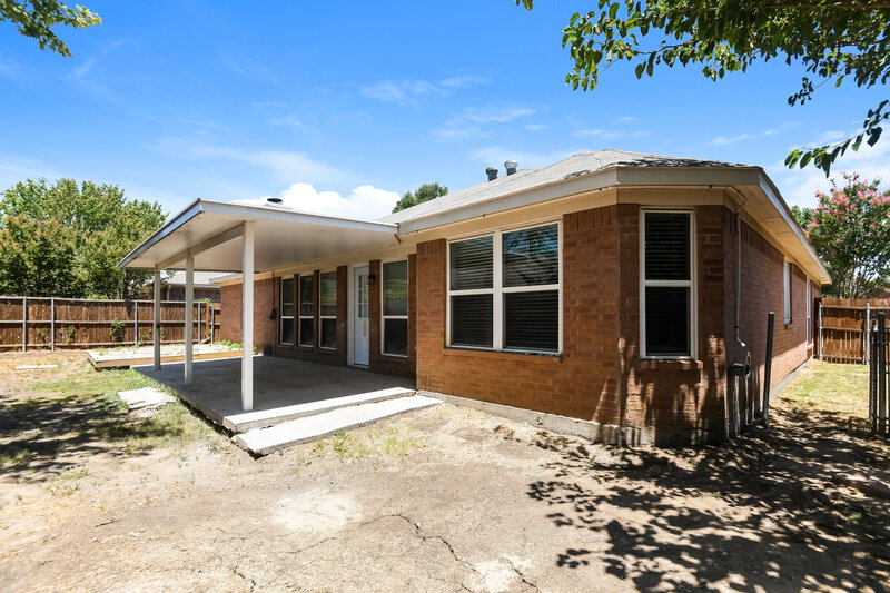 2,405/Mo, 415 Marybeth Dr Burleson, TX 76028 Rear View