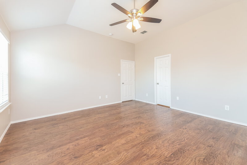 1,680/Mo, 2031 Brook Mdw Forney, TX 75126 Main Bedroom View 3