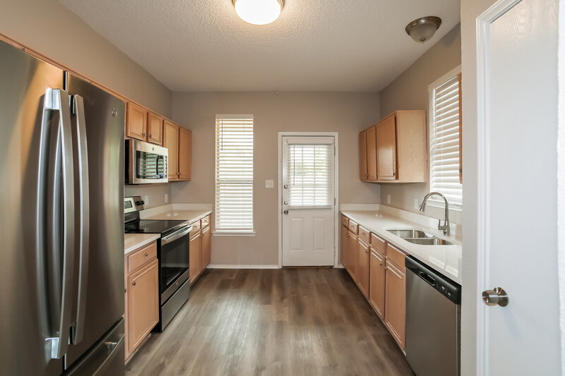 2,175/Mo, 7213 Park Creek Cir W Fort Worth, TX 76137 Kitchen View 2