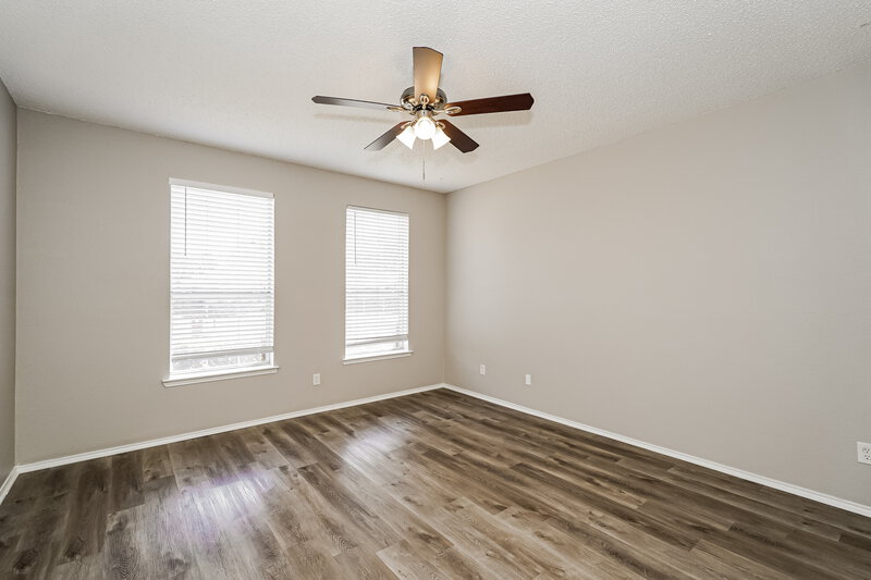 2,070/Mo, 7213 Park Creek Cir W Fort Worth, TX 76137 Main Bedroom View