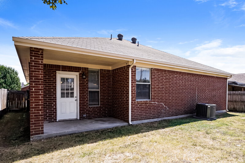 2,070/Mo, 7213 Park Creek Cir W Fort Worth, TX 76137 Rear View