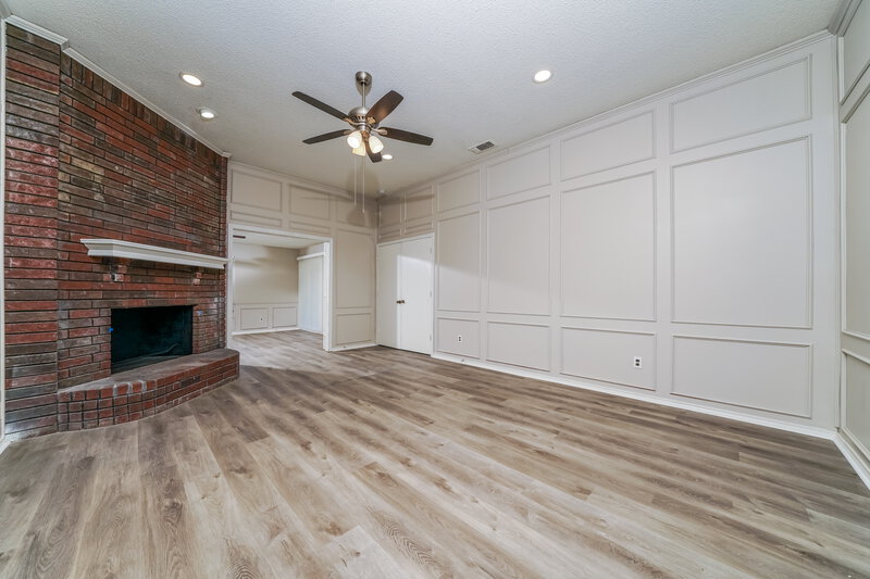 2,075/Mo, 601 Wedgewood Dr Mesquite, TX 75150 Living Room View 2