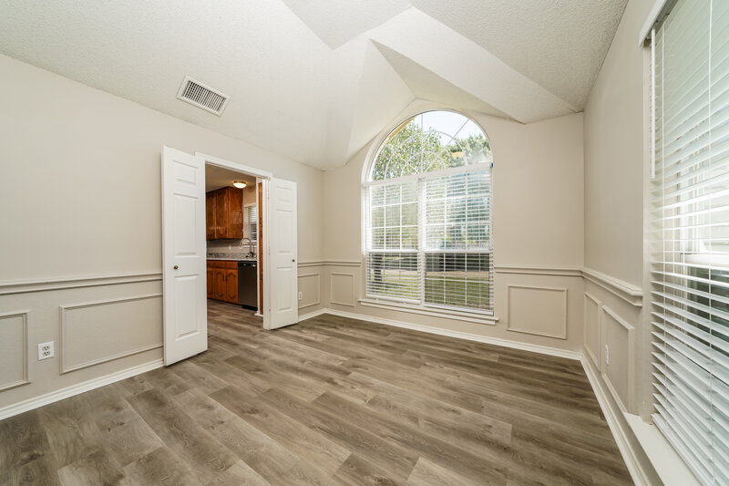 2,075/Mo, 601 Wedgewood Dr Mesquite, TX 75150 Living Room View 4