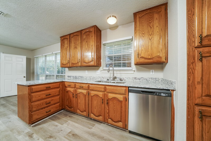 2,075/Mo, 601 Wedgewood Dr Mesquite, TX 75150 Kitchen View