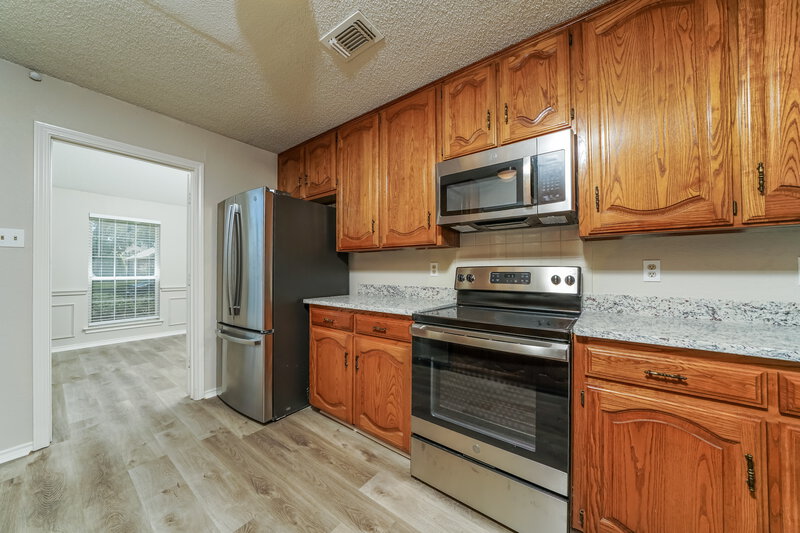 2,075/Mo, 601 Wedgewood Dr Mesquite, TX 75150 Kitchen View 2
