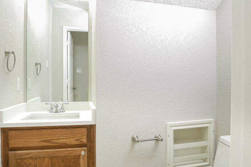 2,665/Mo, 1378 Chinaberry Dr Lewisville, TX 75077 Bathroom View 3
