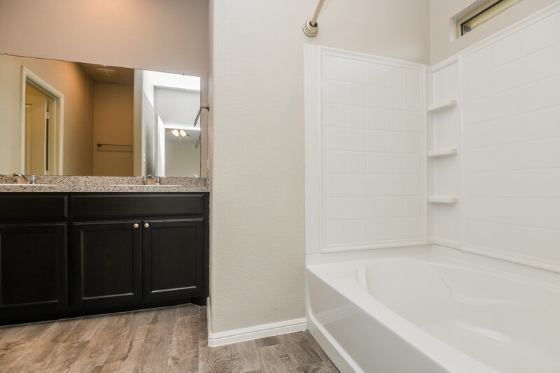 2,485/Mo, 8737 Circling Wagons Way Fort Worth, TX 76179 Main Bathroom View