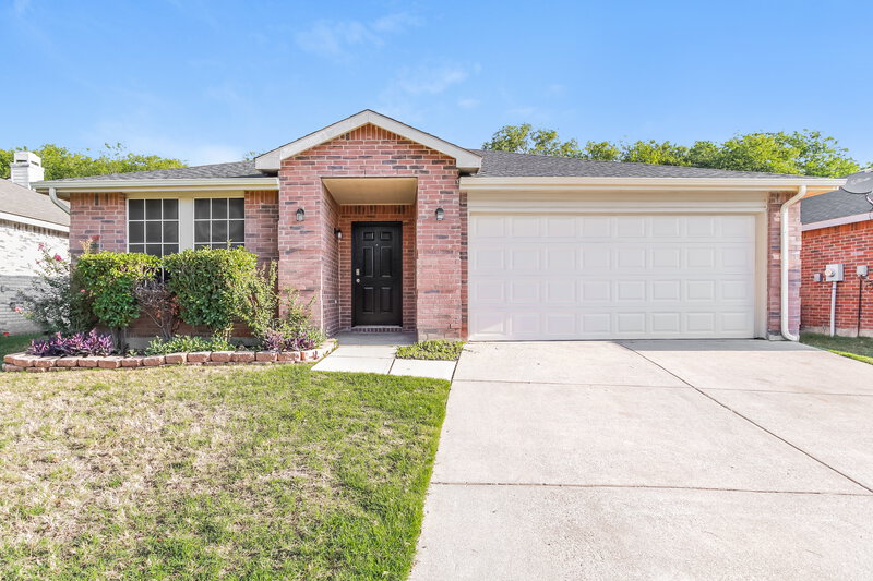 2,080/Mo, 2141 Shawnee Trl Justin, TX 76247 External View