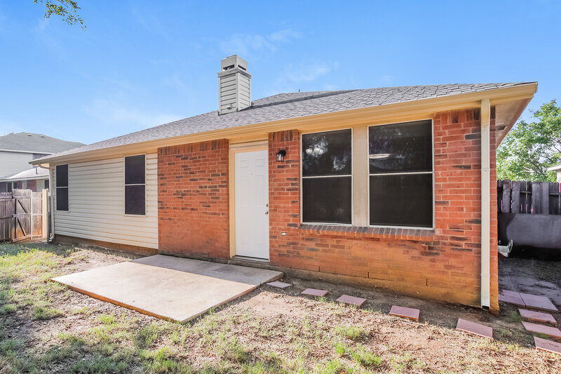 2,080/Mo, 2141 Shawnee Trl Justin, TX 76247 Rear View