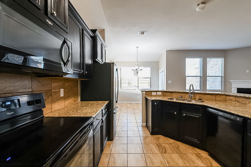 1,925/Mo, 106 Jennie Ct Ferris, TX 75125 Kitchen View