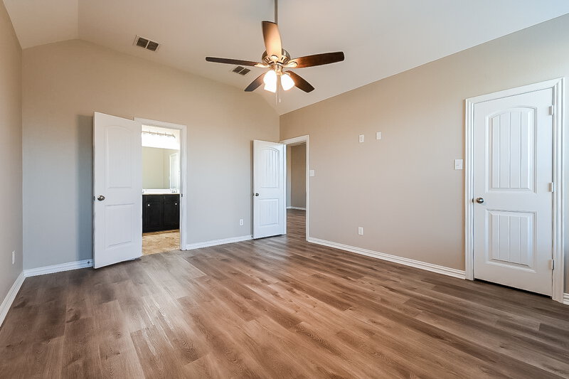 1,925/Mo, 106 Jennie Ct Ferris, TX 75125 Main Bedroom View 2