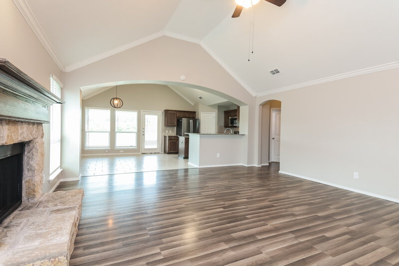 2,385/Mo, 1617 Meadowlark Ln Royse City, TX 75189 Living Room View 2