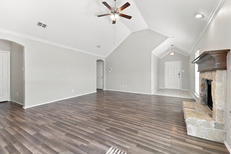 2,225/Mo, 1617 Meadowlark Ln Royse City, TX 75189 Living Room View 2