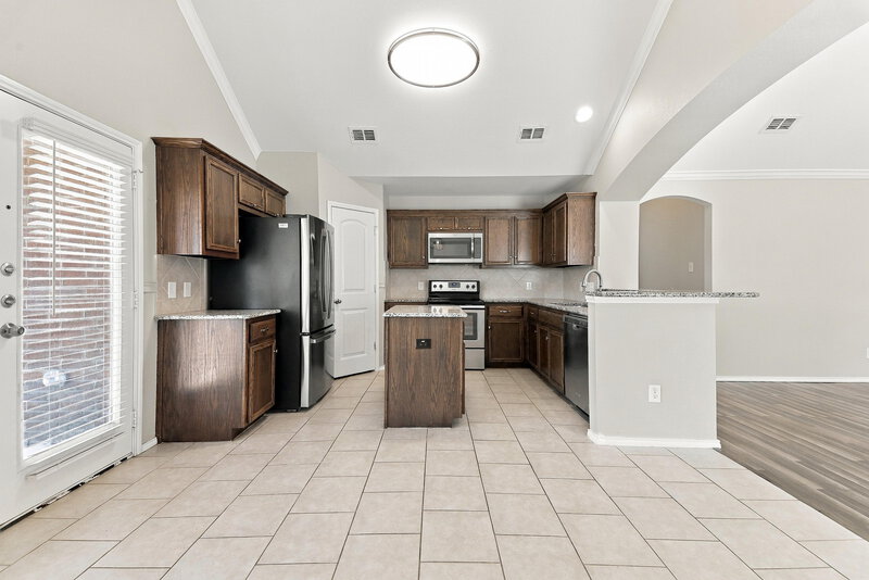 2,225/Mo, 1617 Meadowlark Ln Royse City, TX 75189 Dining Room View 2