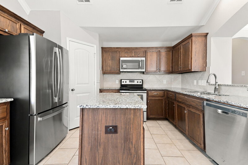 2,225/Mo, 1617 Meadowlark Ln Royse City, TX 75189 Kitchen View