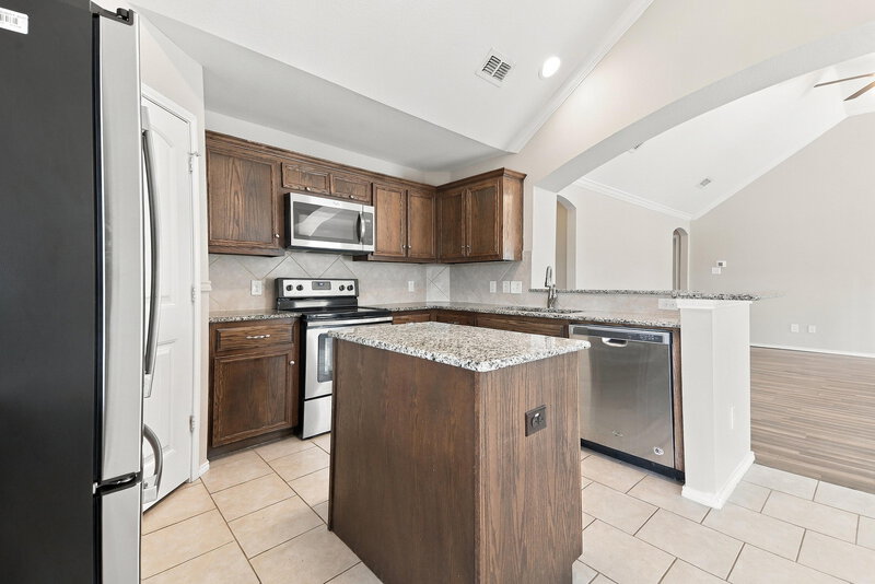 2,225/Mo, 1617 Meadowlark Ln Royse City, TX 75189 Kitchen View 2