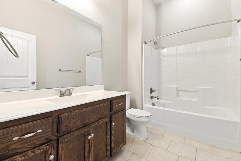 2,225/Mo, 1617 Meadowlark Ln Royse City, TX 75189 Bathroom View