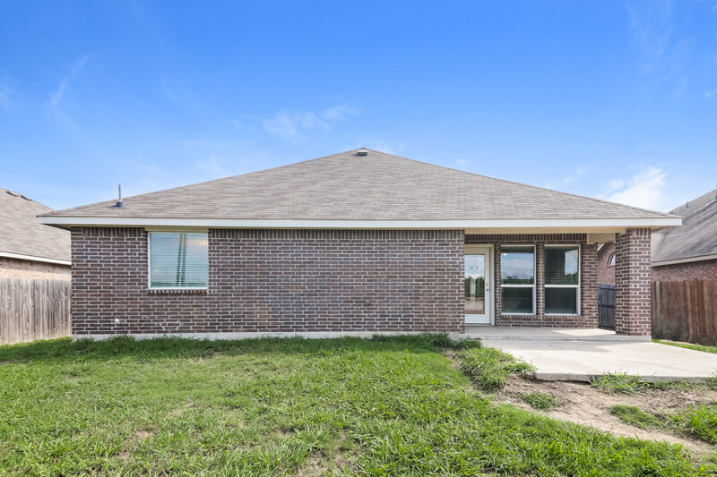 2,385/Mo, 1617 Meadowlark Ln Royse City, TX 75189 Rear View