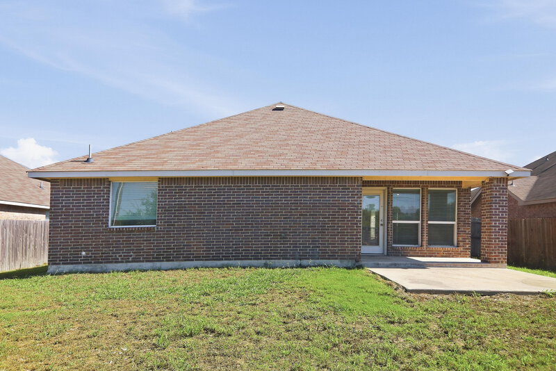 2,225/Mo, 1617 Meadowlark Ln Royse City, TX 75189 Rear View