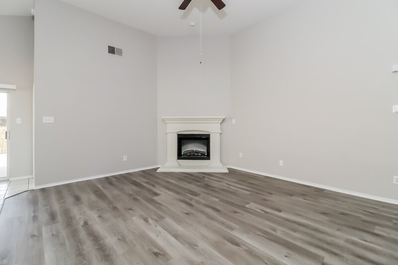 2,295/Mo, 1108 Melrose Dr Burleson, TX 76028 Living Room View 2