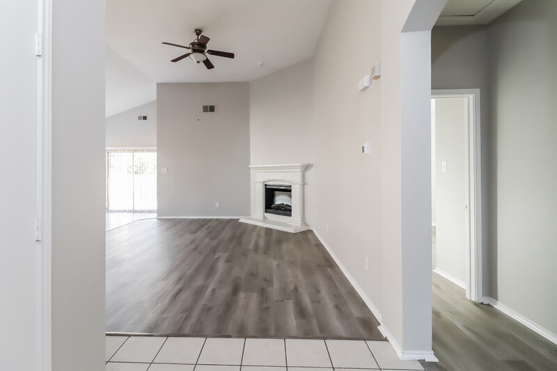 2,295/Mo, 1108 Melrose Dr Burleson, TX 76028 Living Room View 3