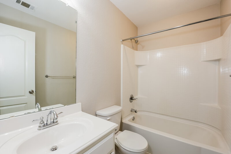 1,975/Mo, 2504 Wakecrest Dr Fort Worth, TX 76108 Bathroom View