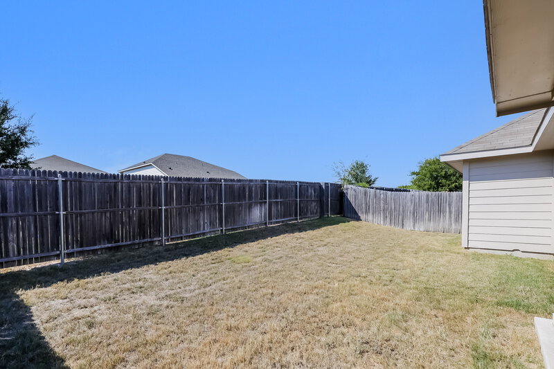 1,975/Mo, 2504 Wakecrest Dr Fort Worth, TX 76108 Backyard View