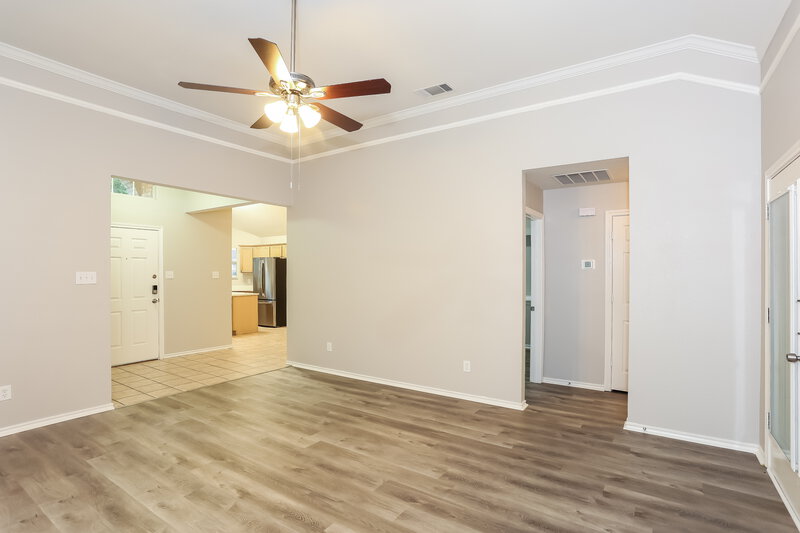 2,210/Mo, 5628 Indian Hill Dr Arlington, TX 76018 Living Room View