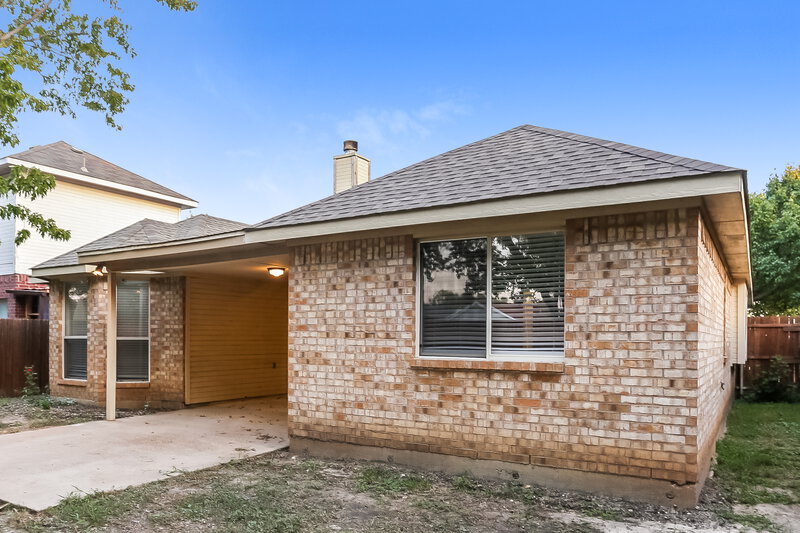 2,210/Mo, 5628 Indian Hill Dr Arlington, TX 76018 Rear View