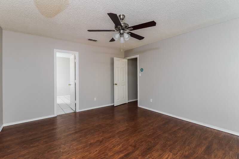 2,330/Mo, 716 Carette Dr Fort Worth, TX 76108 Main Bedroom View 2