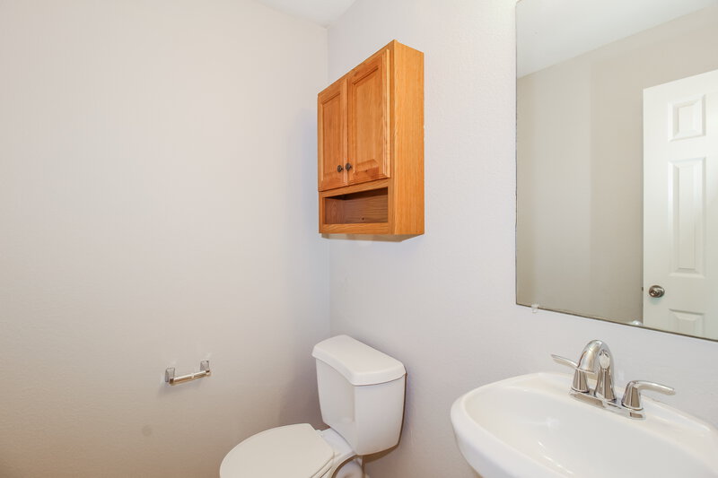 2,360/Mo, 12529 Nicholas Pl Rhome, TX 76078 Bathroom View 3