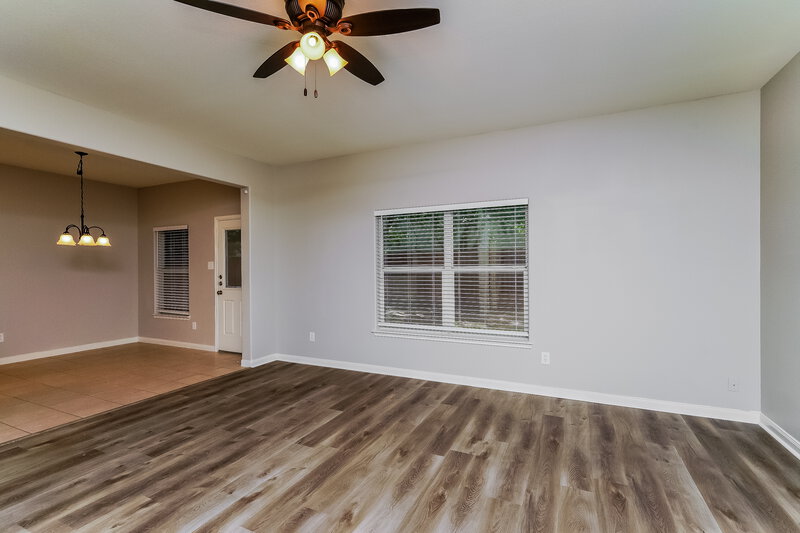 1,970/Mo, 1006 Primrose Dr Sanger, TX 76266 Living Room View