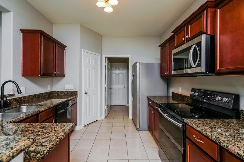 1,970/Mo, 1006 Primrose Dr Sanger, TX 76266 Kitchen View